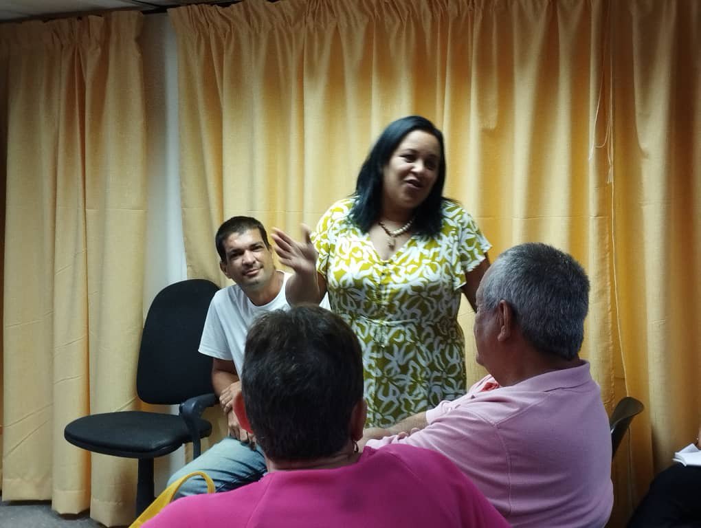 MayraArevich's tweet photo. En el @MINCOMCuba celebramos la reunión mensual de #TareaVida. Presentamos avances en energía solar, transporte eléctrico, sostenibilidad alimentaria y proyectos comunitarios. Conectamos voluntades en  #CubaPorLaTransformaciónDigital ambientalmente sostenible y  soberana. 
1/2 https://t.co/N5gI0eERXD