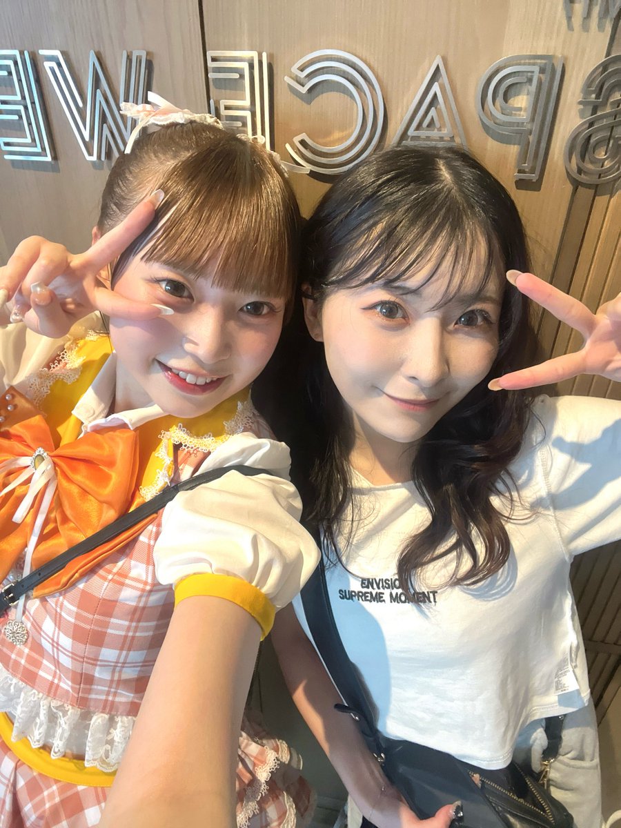osu_kanami's tweet photo. 以前の東京であいか先生に会えました❤️
会えて嬉しかったです♡
あいか先生のアイドル姿も本当にかわいいです♡♡♡
私が今、活動出来ているのはあいか先生のおかげです!🥺🥺ありがとうございます!🙇🏻♀️
またご一緒させていただけるよう頑張ります!!✨だいすき!!!♡♡♡ https://t.co/Y9FzohoguP