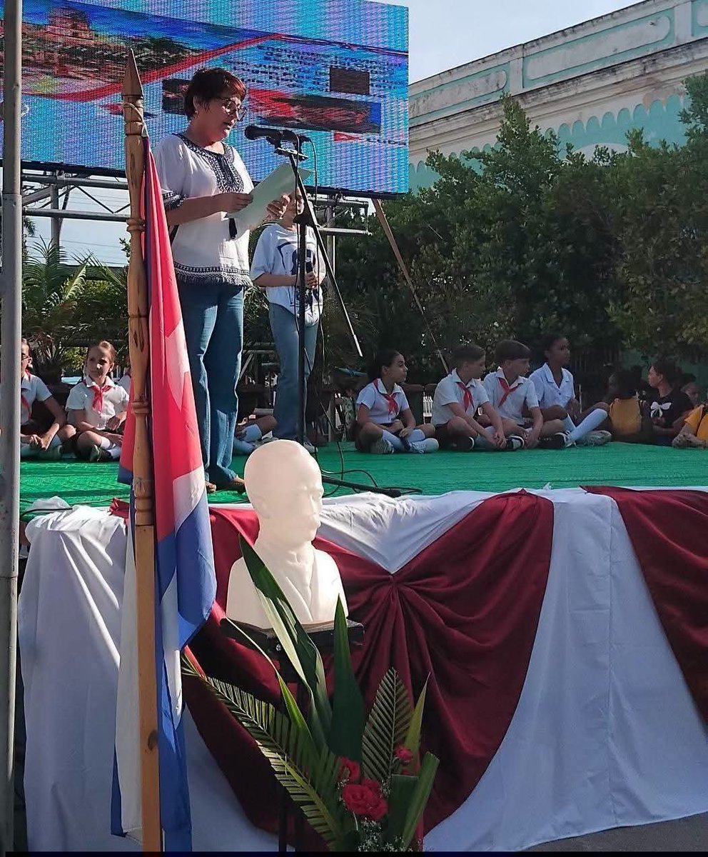 Liudmara78's tweet photo. Desde el  municipio de #Remedios en #VillaClaraConTodos acto Provincial  por el Inicio del Curso Escolar 2026_2027.
#DeRegresoALasAulas https://t.co/dJ6sMZhW1W