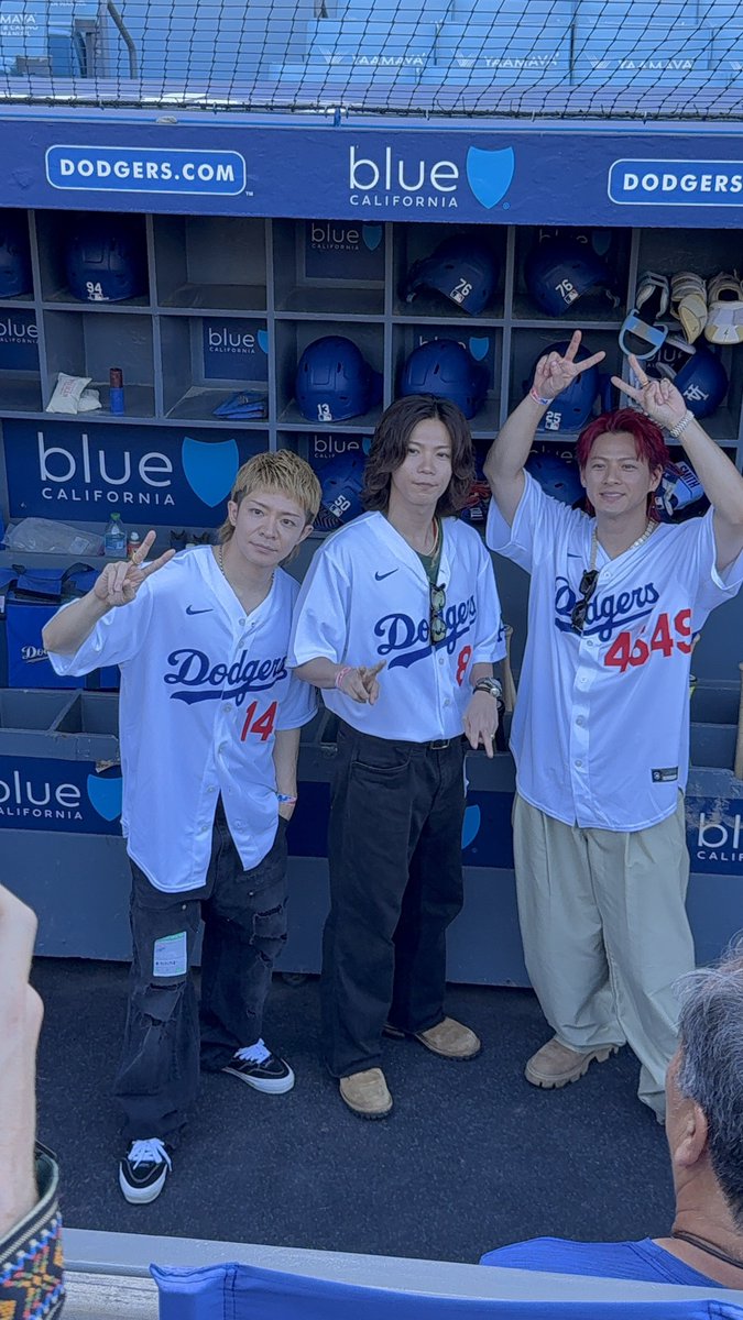 YuSuzuki68's tweet photo. ダグアウトでポーズ📸

#number_i
#平野紫耀
#神宮寺勇太
#岸優太 https://t.co/R1eNBUIcn1