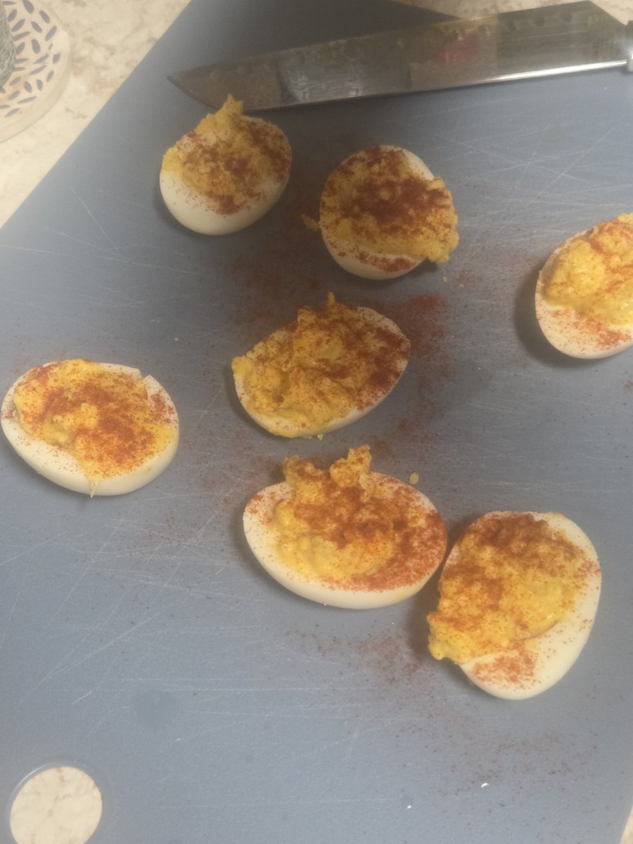 woowoochii's tweet photo. First time making deviled eggs https://t.co/ZxwoSGaKgE
