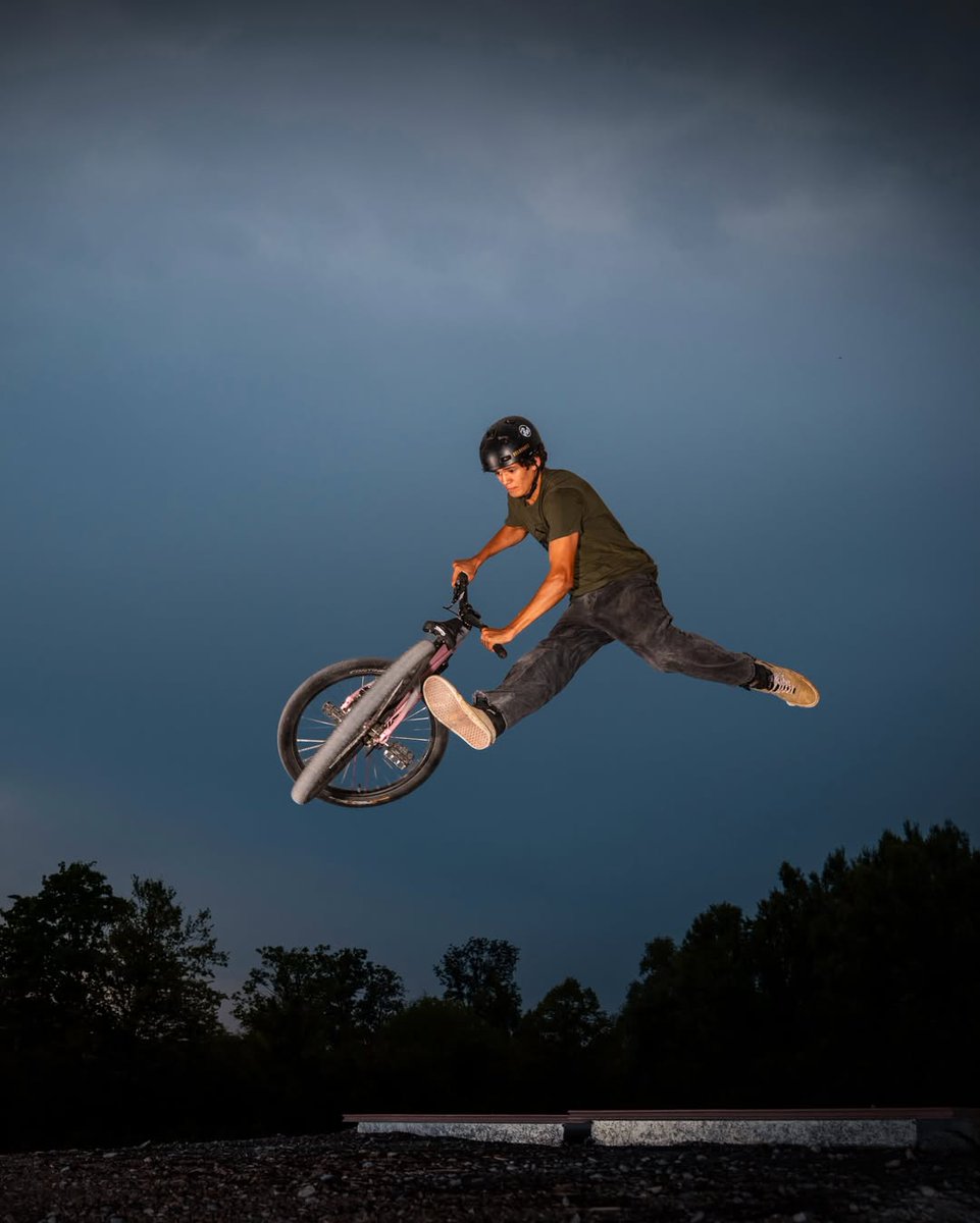 YasminFelger's tweet photo. Specialized P. 3 dirt bike in action. It’s simply incredible what @ismael_ktr can do on a dirt bike. Big shout-out to @ro_fotos for creating these works of art. https://t.co/V5zwYRxnxp