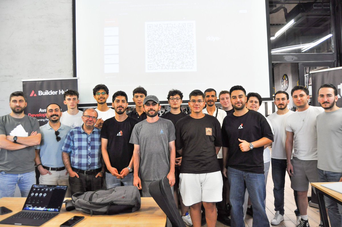 AvaxTeam1's tweet photo. First Team1 AI agent workshop in Türkiye with @Team1TUR 🇹🇷 https://t.co/RIrVLpidd6