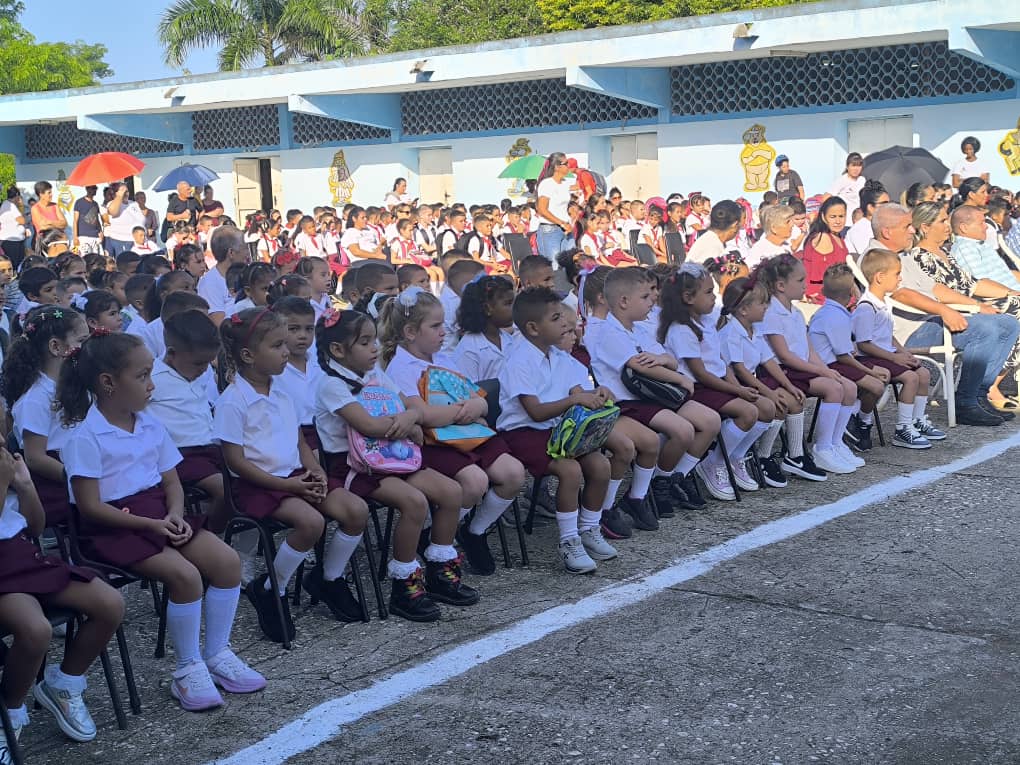Ampp_Sierpe's tweet photo. Comoen toda #Cuba, inicia en #LaSierpe el curso escolar 2026-2027. Bienvenidos a las aulas. https://t.co/9on4Y2fOw9