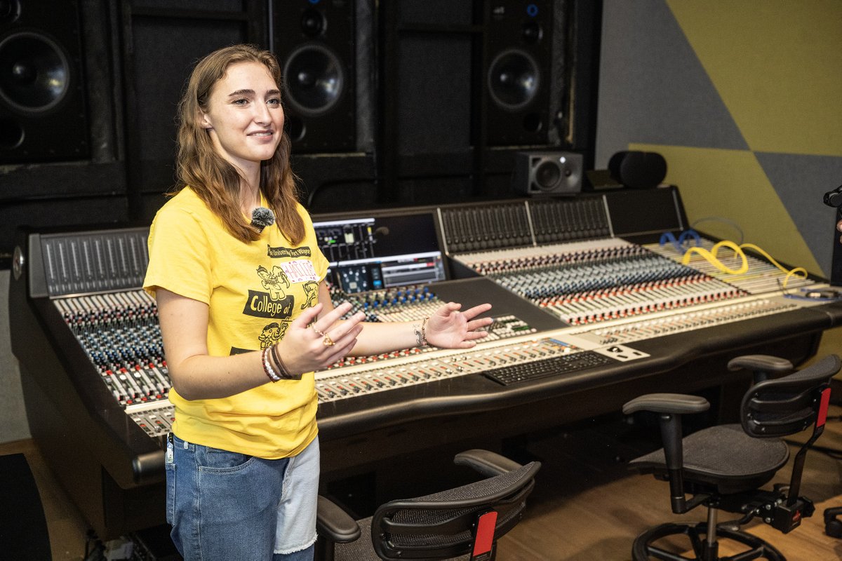 purduefw's tweet photo. We cut the ribbon. Now it’s time to make some noise. 🎶✂️

The Surack-Sweetwater Music Industry Center is officially open, giving our Dons new spaces to record, create, rehearse, and prepare for their music careers.

A new era of music at @purduefw starts now. 🦣 https://t.co/1B8cC6RQp6