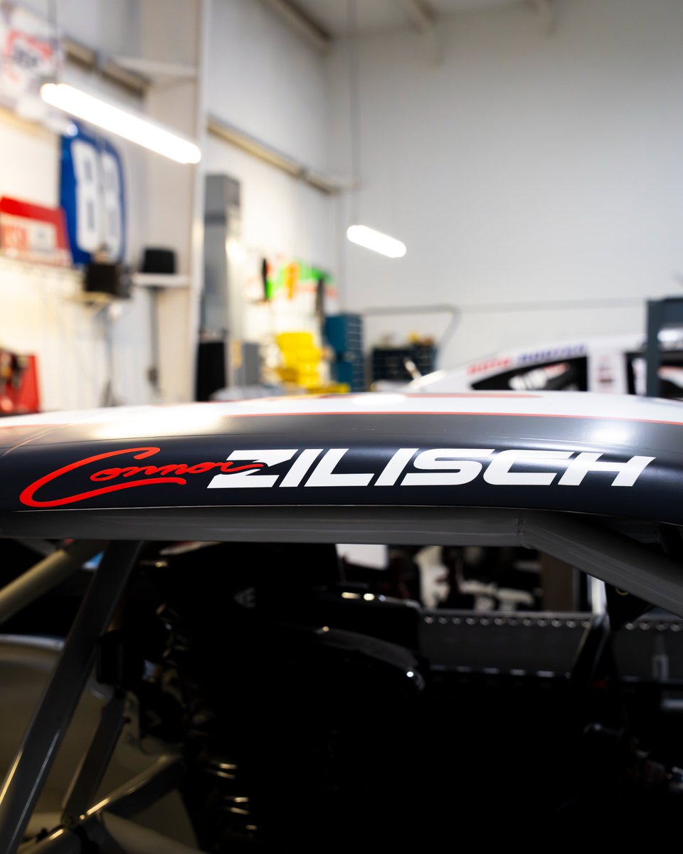 JRMotorsports's tweet photo. This No. 8 is getting some wiiiiiiiings. 

CZ takes the wheel of the No. 8 @redbull Chevrolet Late Model for Florence this Friday Night. https://t.co/doQsVxnJkm