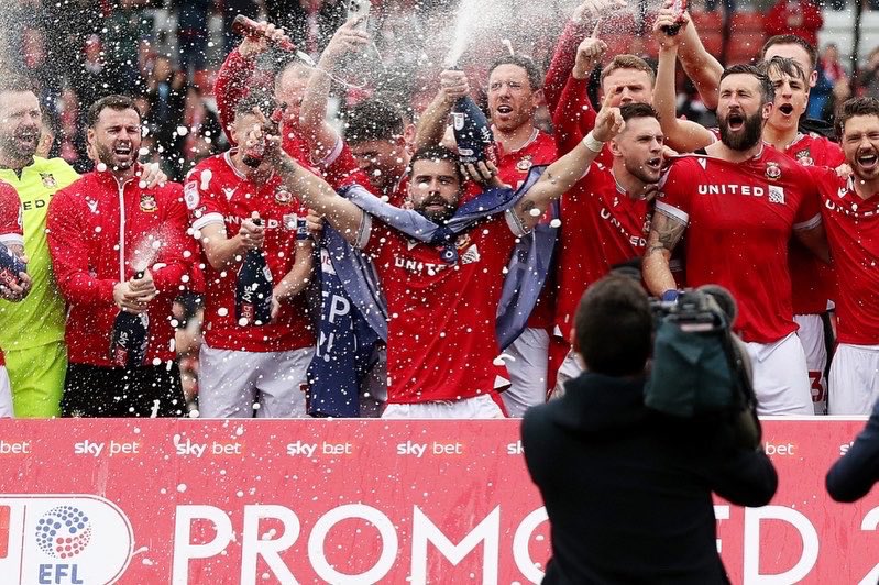 WonderboyWXM's tweet photo. Elliot Lee 🧙🪄

VNL Team of the season 2022/23 
League 2 Team of the Season 2023/24
Wrexham Top Goal Scorer 2024/25

Massive part of the clubs history, Massive part in every promotion season. 

BTBTB Winner 

Thank you for everything

He’s goes by the name of Elliot Lee 🎶 https://t.co/t8kUIPoUPJ