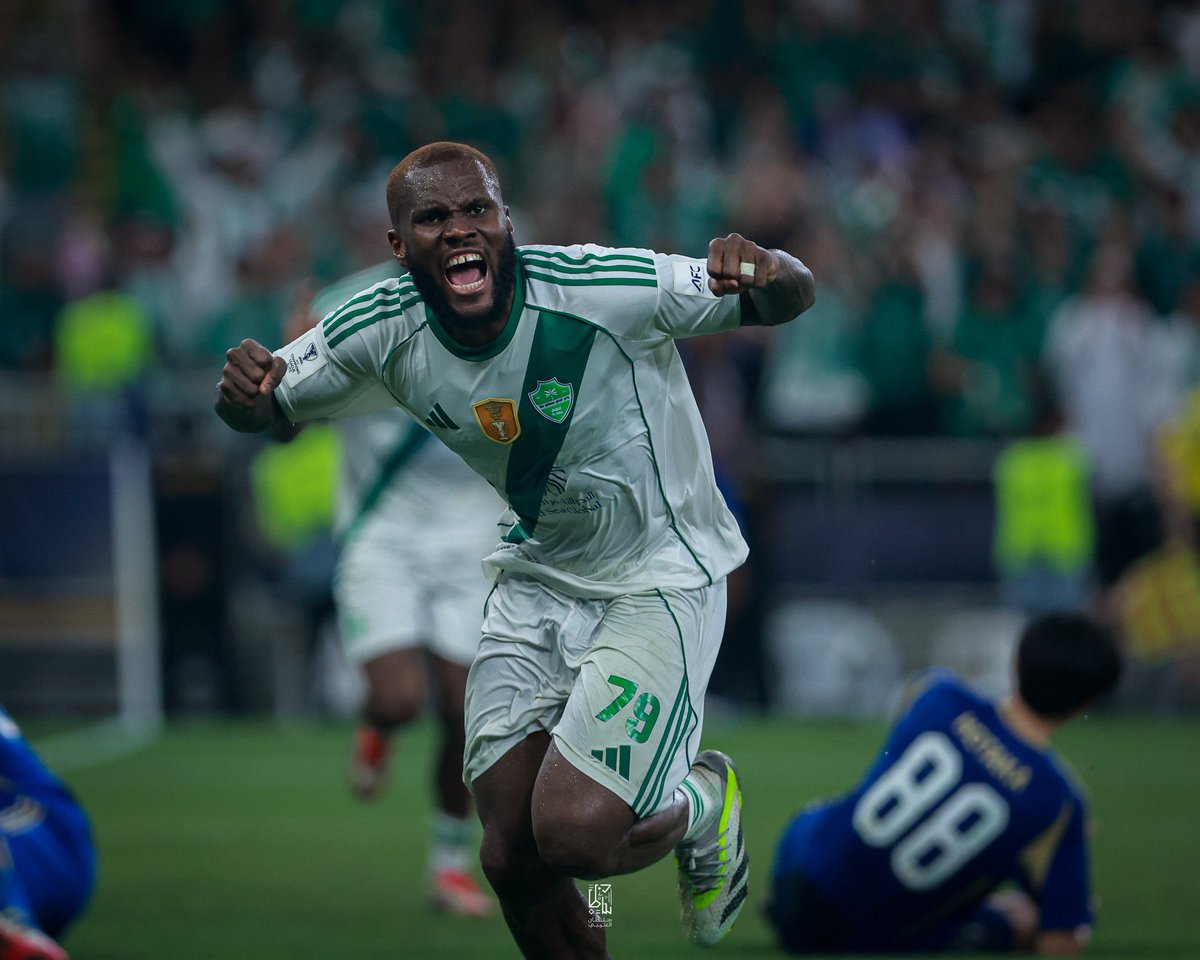 KFO_16's tweet photo. اللي كان كاتم وسط #الهلال ومايخليه يتنفس
حاربه جمهور الاهلي سب وشتم وعنصريه لين طلعوه من النادي وكان أحد اسباب خروج يايسليه هو الغاء عقد كيسيه ومحرز

والحين يتبكبكون ويتهمون الصندوق !!!
انتم من فكك الاهلي وعبث بالمنظومه

يايسليه هو من قرر الخروج من النادي برغبته✋ https://t.co/z73jxQ4XeM
