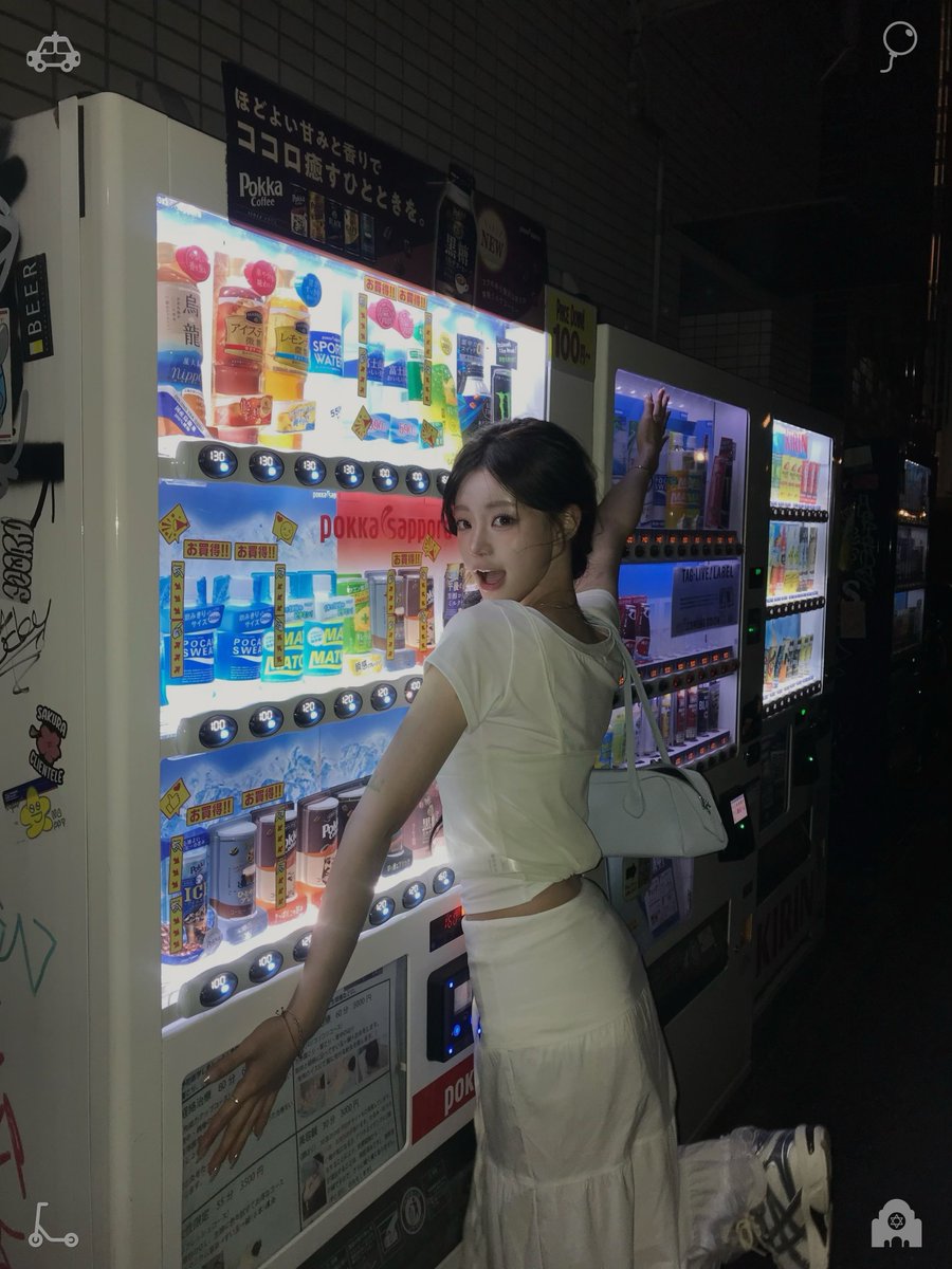 Barbatoso8's tweet photo. 🦣Scientific fact book tucked in her bag. “Hey,” Clara greets, glancing up at the board behind the counter. “Could I have a latte, please? And a blueberry scone, if available?” https://t.co/8rUZWMdLCT