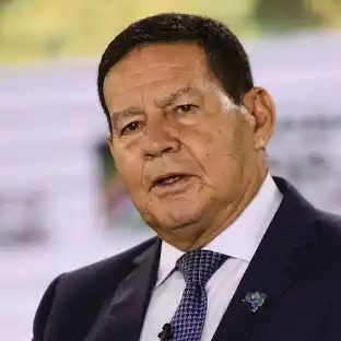vidadestra's tweet photo. Fabio Faria sempre foi traíra... Mourão idem. Por isso aquele clima de instabilidade dentro do Governo Bolsonaro. https://t.co/P3Eq2mgoTw
