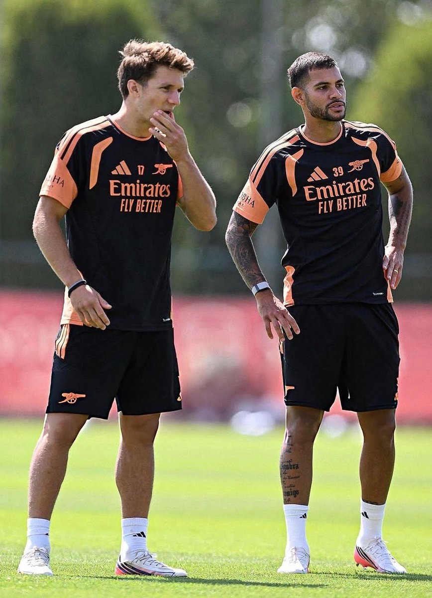 KENT_4_Arsenal's tweet photo. 🚨🔴⚪️ 79 DAYS. TWO SIGNINGS. THAT’S IT.

Imagine having almost two and a half months — 79 days — to strengthen a squad that won the Premier League… and this is where we’ve ended up.

Two additions.

One is Christos Tzolis, a player with no Premier League experience. The other is Bruno Guimarães, a quality signing who, by all indications, needed Josh Kroenke to step in and get the deal over the line. Without that intervention, would Bruno even be an Arsenal player? 🤷‍♂️

And while bringing in only two players, we’ve let attackers leave.

Trossard — a proven Premier League game-changer.
Martinelli — our Champions League top scorer and another player who has repeatedly shown he can change games.

Both gone. No direct replacements.

Then we’re told to sugarcoat it. 😭

Why?

We had 79 days to operate. We had the financial power after reportedly generating £800m+ last season. Yet somehow, we couldn’t even get our spending beyond roughly £110m.

This isn’t about demanding panic buys.

It’s about asking why Arsenal didn’t operate like champions when we finally had the opportunity to strengthen from a position of strength.

Fans have every right to question this window.

We shouldn’t have to apologise for expecting more. 🔴⚪️

#AFC #Arsenal #COYG