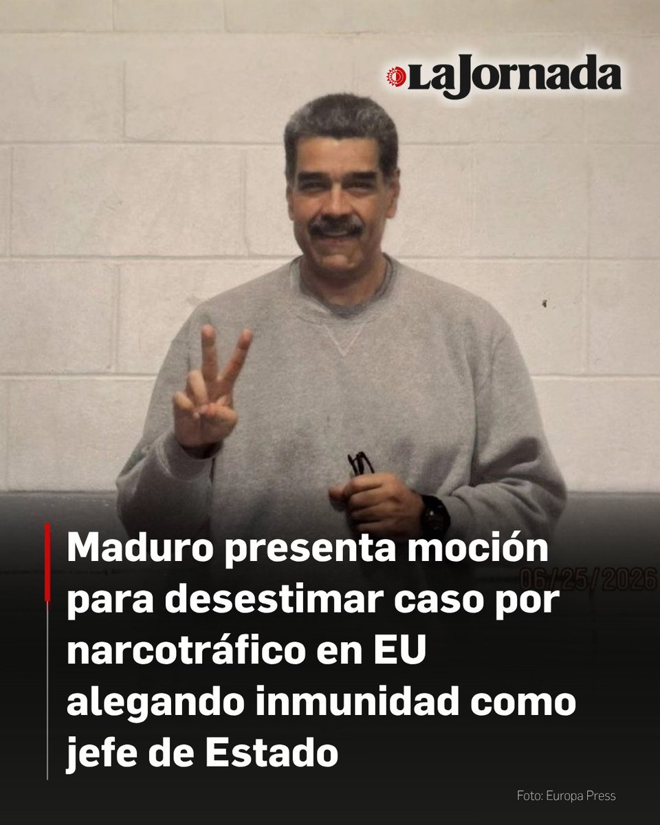 lajornadaonline's tweet photo. El presidente venezolano, Nicolás Maduro, presentará mociones este miércoles ante un juez de distrito de Manhattan con el objetivo de lograr la desestimación de sus acusaciones penales por narcotráfico en Estados Unidos.

Su defensa argumenta que el mandatario goza de inmunidad judicial como jefe de Estado en ejercicio y cuestiona la legalidad de su captura, realizada por el ejército estadunidense durante una incursión en Venezuela el pasado 3 de enero.

Más información en: https://t.co/iiIvDGLdFC