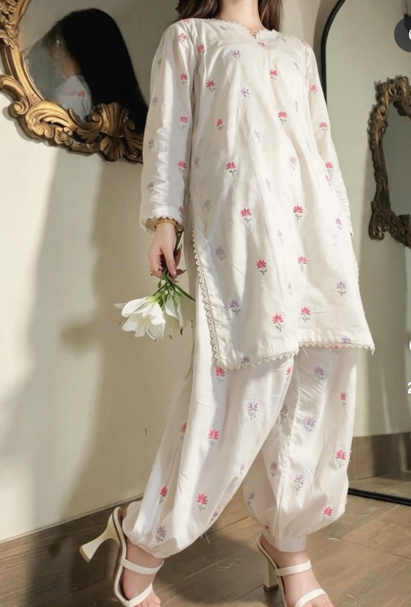 Noidentitynoo's tweet photo. #Pakistan #Pakistani #TikTokPakistan #InstaPakistan #ViralPakistan #ExplorePakistan #Lahore #Karachi #Islamabad #DesiVibes #PakistaniFashion #PakistaniStyle #FYP #Foryou #Foryoupage #Trending #Viral #ExplorePage #ReelsPakistan #TrendingNow https://t.co/yt5eM7OmiI