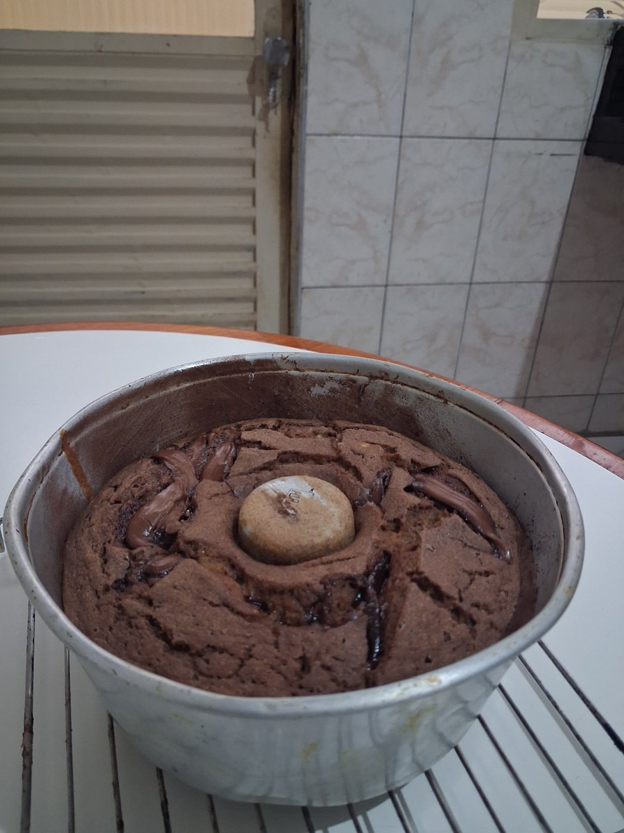 Suufbiss's tweet photo. Banana com chocolate 🍫 https://t.co/gAjLbT5SfQ
