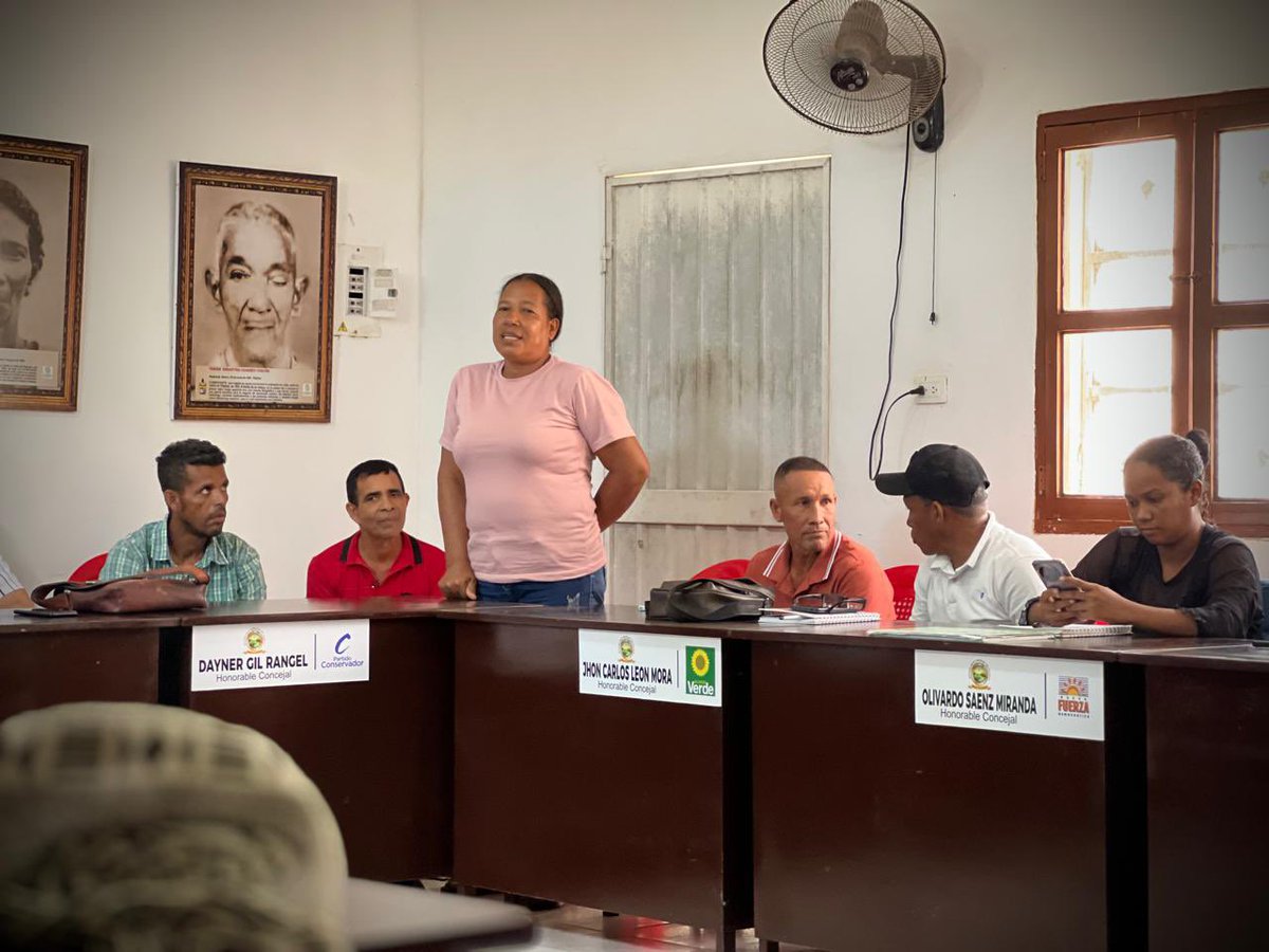 beconi1204's tweet photo. ¡Gobernar es escuchar, dialogar y construir juntos! 🤝

Nos reunimos con los 17 presidentes de las Juntas de Acción Comunal de nuestro municipio y realizamos la posesión formal de Publio Barros Canaval, “Kano”, como presidente de Asojuntas.

Seguimos fortaleciendo la unión entre las comunidades y la Alcaldía, bajo principios de diálogo, respeto y trabajo conjunto.

En lo que resta de nuestro gobierno, trazamos nuevas rutas de trabajo para seguir impulsando el desarrollo de nuestro territorio.

¡Con las comunidades construimos futuro!

San Martín de Loba vale Oro… 💛