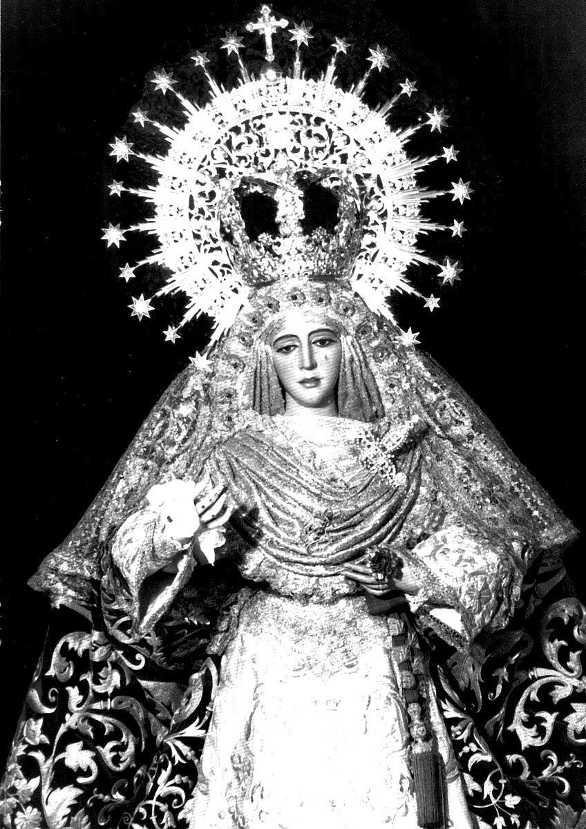 VivaEspDeTriana's tweet photo. Ahora y para siempre, 
¡Reina de nuestros corazones! https://t.co/u2O17GSppI