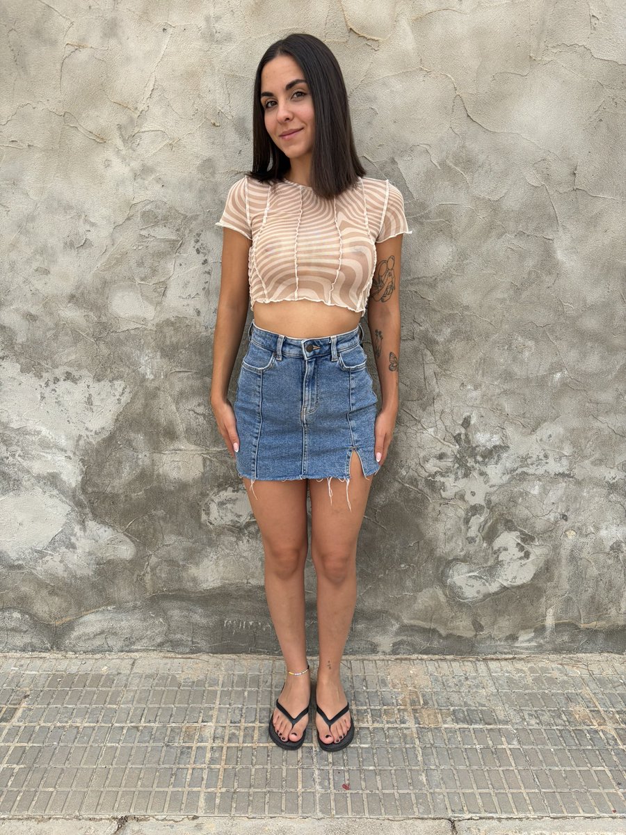 INMALECHERAAA's tweet photo. Rt si te gusta mi camiseta 🍒 https://t.co/w0AYNKnHr2