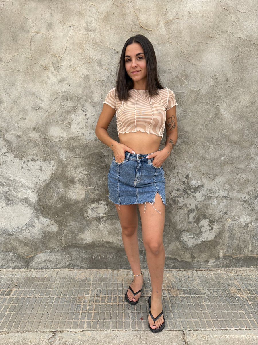INMALECHERAAA's tweet photo. Rt si te gusta mi camiseta 🍒 https://t.co/w0AYNKnHr2