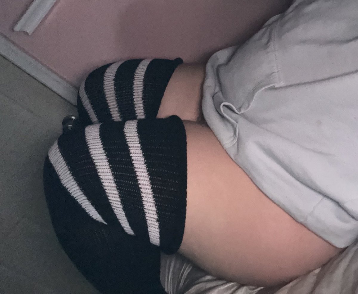 DerangedPups's tweet photo. How do we feel about thighs 🐾🪽 

#petplay #thighhighs #thighs https://t.co/XZbgcH8Y3P