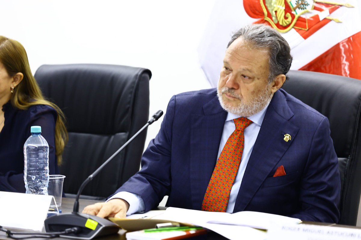 BancadaOBRASPe's tweet photo. Durante la sesión, el canciller informará detalladamente sobre el plan de trabajo y las principales prioridades de su sector, contribuyendo al fortalecimiento de la política exterior y al desarrollo de una agenda internacional en beneficio del Perú. 🇵🇪🤝 https://t.co/pBzGjVkGfP