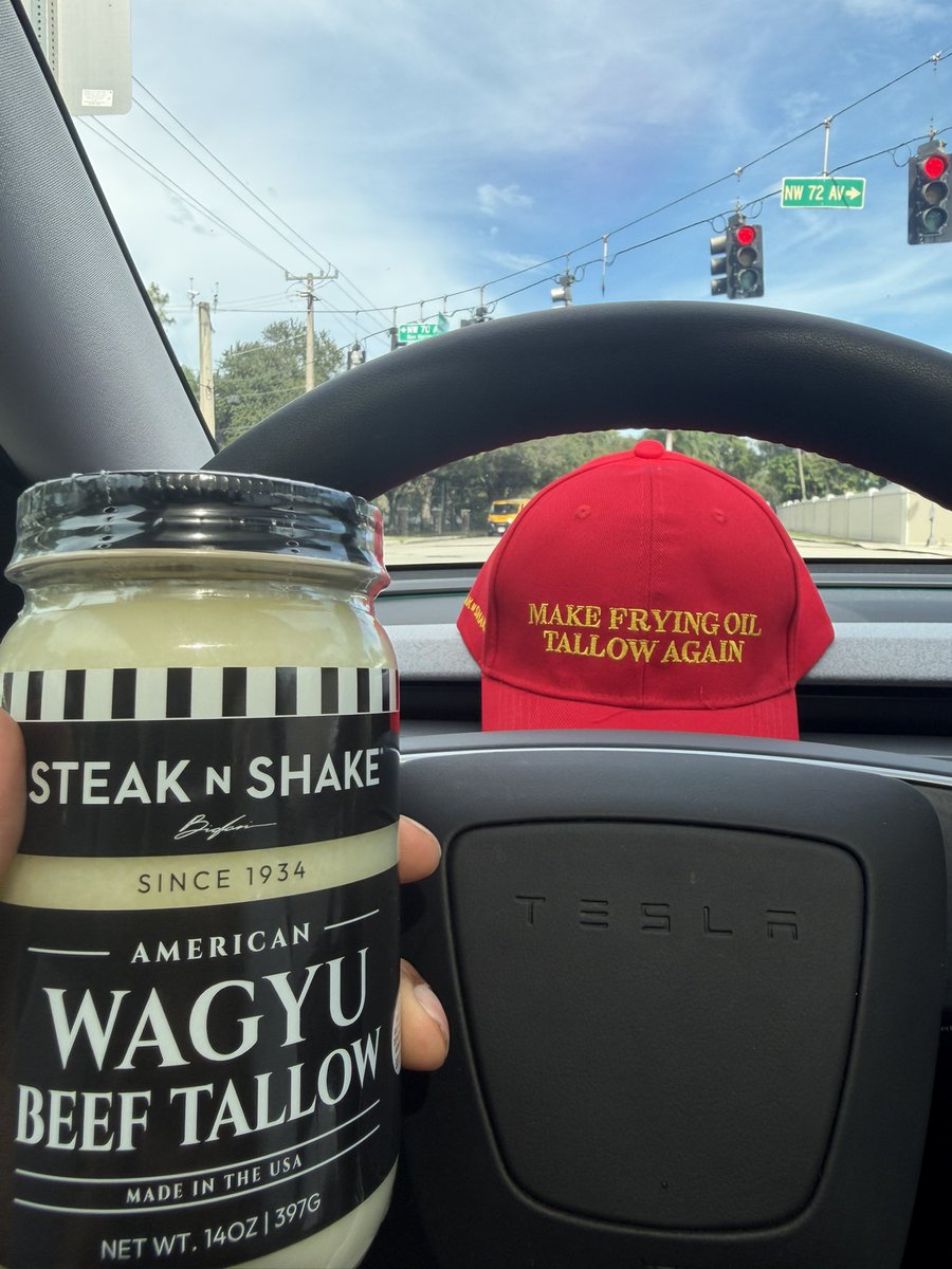 MiketheMarshall's tweet photo. @SteaknShake @Tesla X @SteaknShake is the collab I didn’t know I needed. Thank you 🙏 https://t.co/iTpjPu5mBb