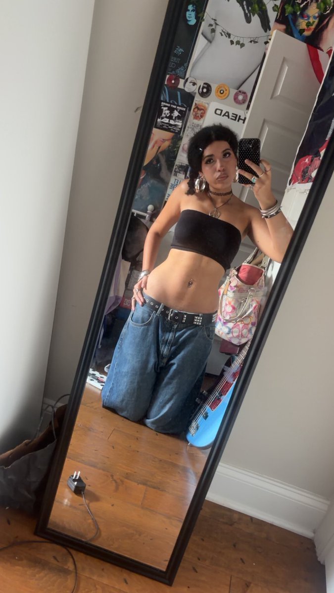 weirdmixedgirll's tweet photo. Do u guys see any difference at all, even a little? The first pic is August 2nd and the seconds are today. Ik fs my chest shrank but idk abt my body it looks the same. I’ve lost 12 pounds since then, same clothes. https://t.co/p5lcDsDwQS
