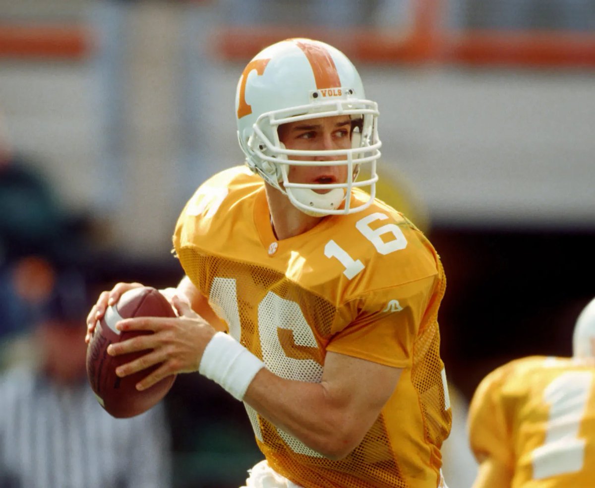 loganthevol's tweet photo. No Power T on these uniforms either btw. 

Winning football games > Power T on jerseys. https://t.co/M5MVKetaLR