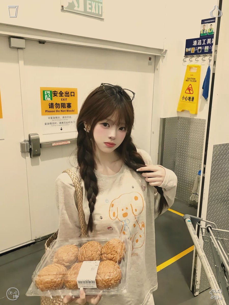 kikapromos's tweet photo. 🌠A fun game night with friends was a blast. “I really hope that's true,” Mia replied, her face relaxing into a gentler look. “The world could use more folks who truly care about wildlife. By the way, I heard today's the day the new sun bear shows up. Are you thrilled? You've https://t.co/108lKr3Svw