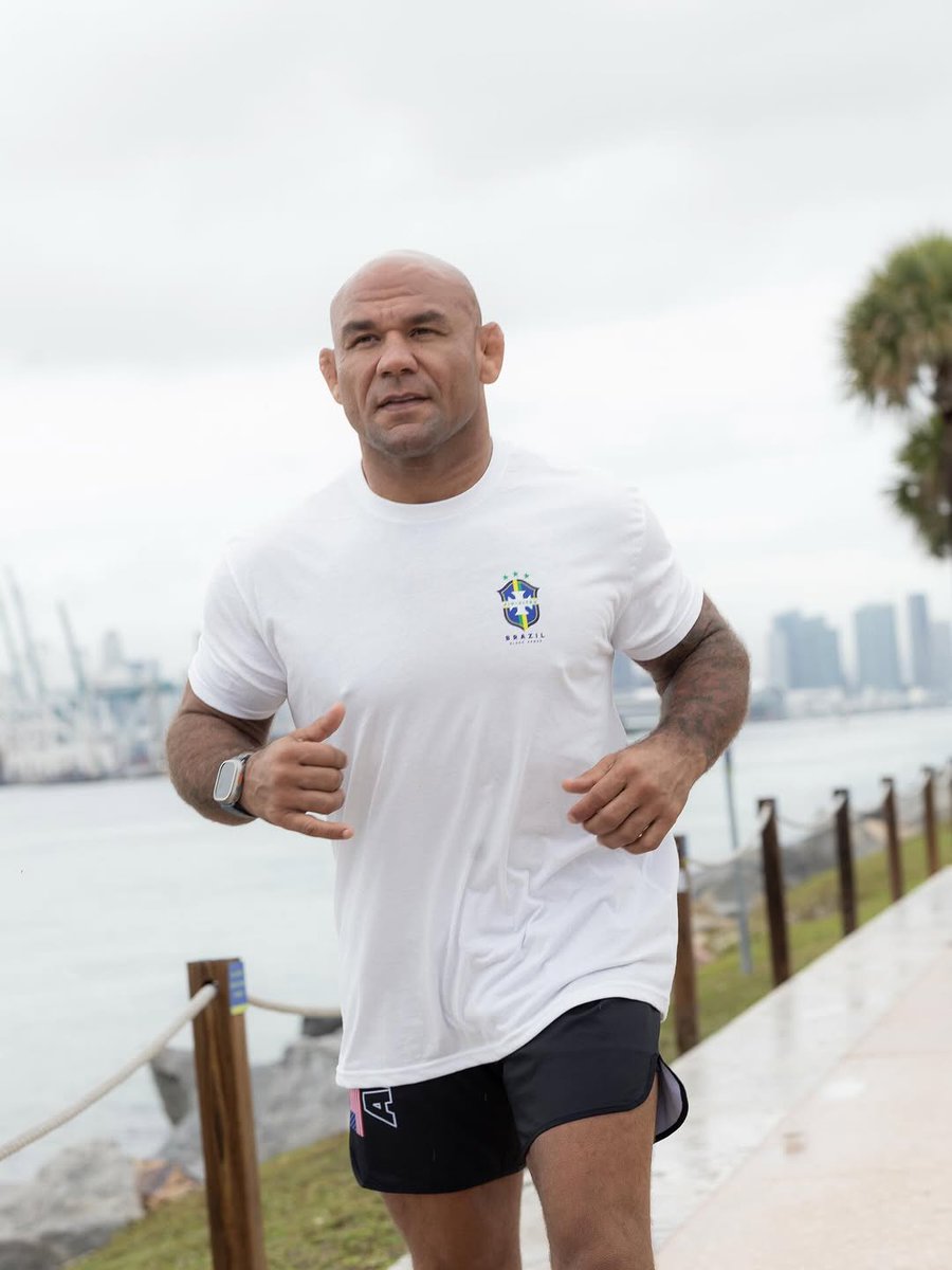 jeeh_nego's tweet photo. There’s something powerful about seeing Roberto Cyborg Abreu wearing Black Armor sneakers.

It’s more than just style, it’s identity.

Cyborg represents exactly what our brand stands for, strength, resilience, and unstoppable presence. Like a rhinoce... https://t.co/Mk7J9hGuJv