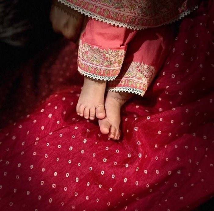 deepekachu's tweet photo. wdym this little cutie is turning 2 in 8 days already 😭🎀🌈 💓

#DuaPadukoneSingh #DeepikaPadukone #RanveerSingh https://t.co/mIWQHWwuCn