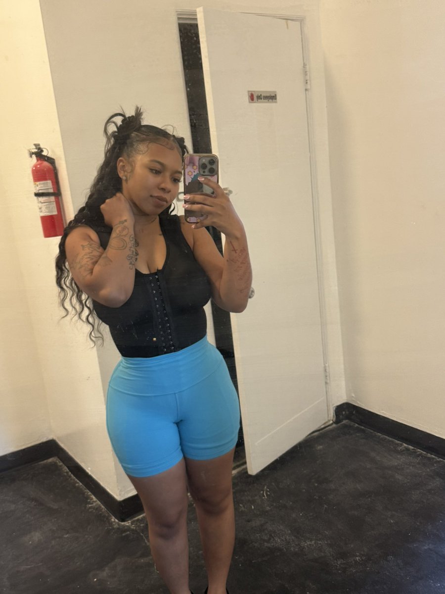Bigxriy's tweet photo. Never taking off the faja babe https://t.co/bcSAzcUCwD