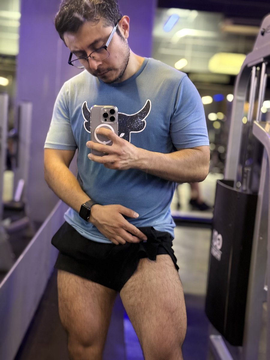 Ang3lEduardo's tweet photo. #legdaypump https://t.co/Gxh39vpgHf