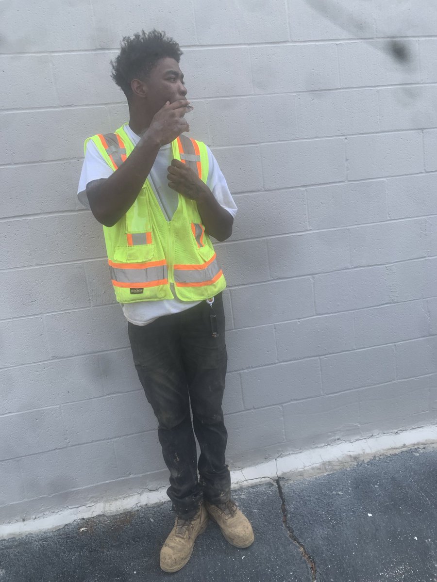 Zae_Splatt's tweet photo. Work House Tingz💜💪🏾💰 https://t.co/7ylKRBAuG9