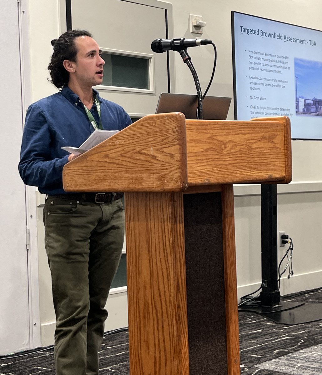 EPAregion3's tweet photo. 🏗️🌱 EPA was excited to join the Delaware Brownfields Conference in Wilmington — Delaware’s first in nearly 20 years. The event brought together partners to discuss cleanup, redevelopment, and available federal and technical assistance for communities. 🤝🌎 @DelawareDNREC

EPA partners from @WvuTab & @UDelaware also highlighted technical assistance available to communities.

🔗 https://t.co/zrSDP1leit