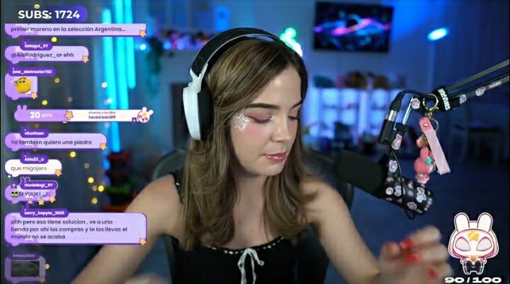 Rene181514's tweet photo. Espero que pases una bonita tarde tan bella como siempre se le quiere mucho nos vemos por la noche @staryuukiii Hola 😍😍 https://t.co/dmFfOt59w5