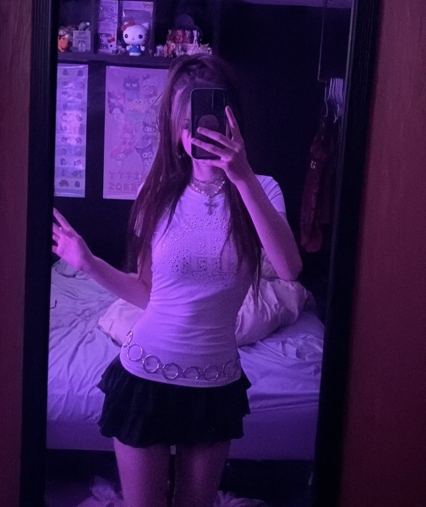 cutessq's tweet photo. i love my cutesy little outfits idgaf https://t.co/Bjtjoo5YBv