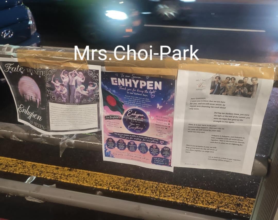 Aylee098z's tweet photo. WE GOT POSTERS OUT OF HYBE ‼️ https://t.co/GCbMbC3YTr