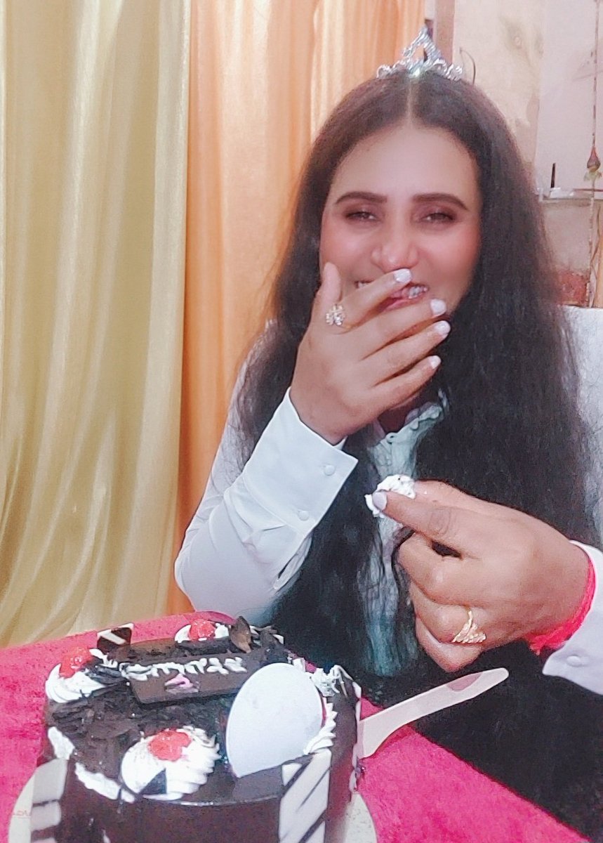 iamswarasharma's tweet photo. Hasi to rukati hi nahi agar aajaye to🤣🤣🤣🤣 https://t.co/d2kbLAX0CN