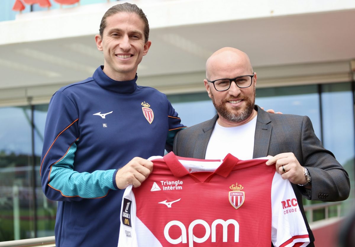 LigASM_'s tweet photo. ‼️🚨 Filipe Luis 🇧🇷 est FURIEUX du départ de Lamine Camara 🇸🇳 à Chelsea et se sent TRAHI. 🤬

Le brésilien voulait faire du milieu sénégalais la pièce maîtresse de son jeu. 

🗞️ @Abdel_hamed6 https://t.co/FS3LwqaBIJ