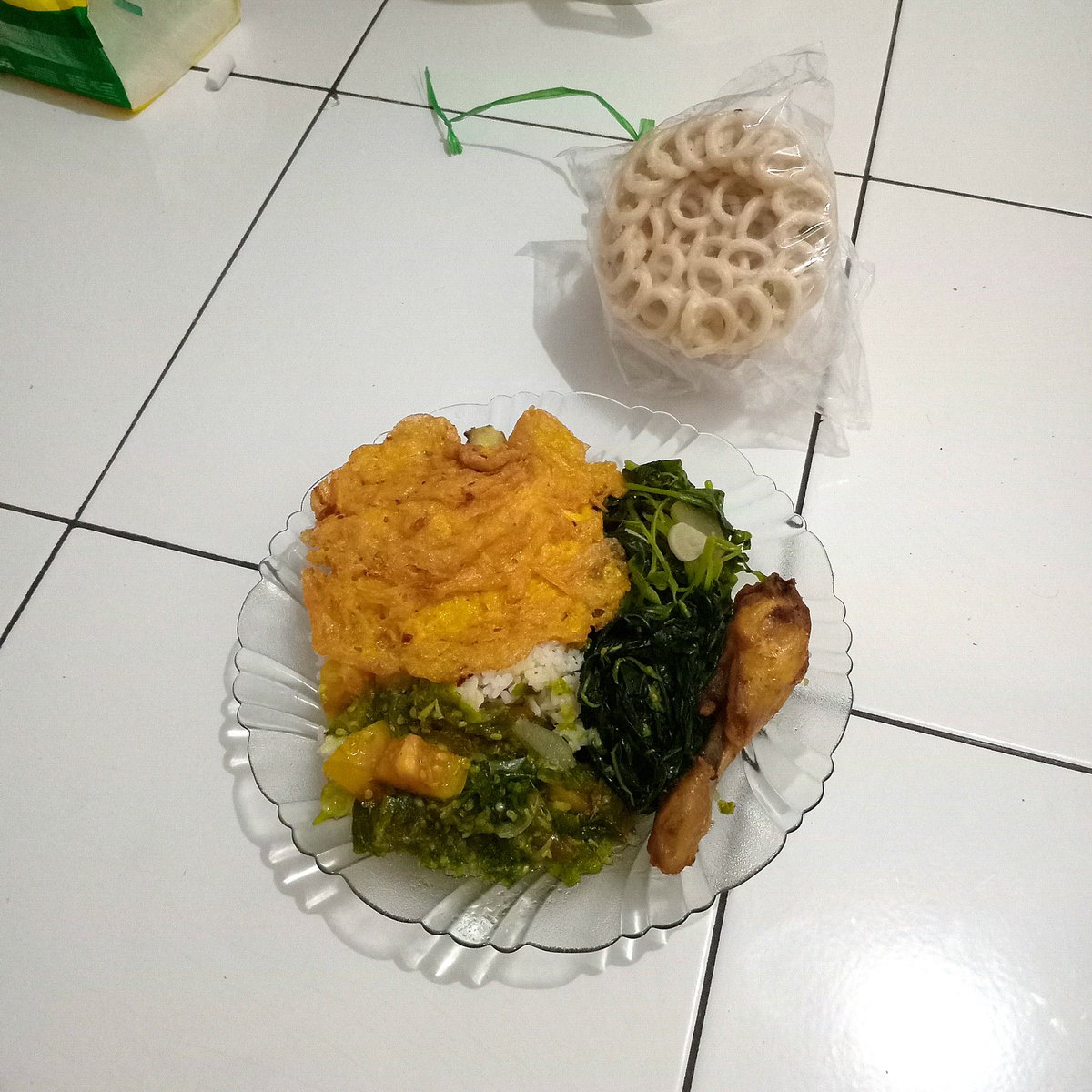 glowallet's tweet photo. Ijo ijo Ijo 🍳🌶🍅🍗
#spinach #endog #sambalijo #daunsingkong #chicken #kerupuk https://t.co/05kv2UNlmG