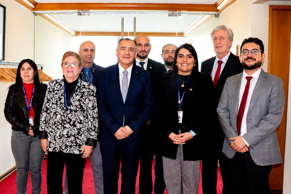 dicoex's tweet photo. ¡Cumplimos 10 años simplificando trámites para las personas!

Conmemoramos una década de la Apostilla chilena gracias al trabajo diario y coordinado entre las instituciones.

Revisa la nota https://t.co/5TZdpS8rMz https://t.co/m7mPxC5rJd