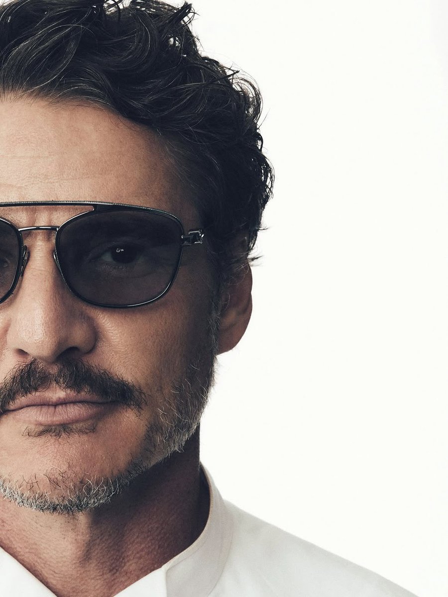 pascalarchive's tweet photo. Pedro Pascal photographed by Jonny Marlow for EW’s San Diego Comic Con studio https://t.co/4FmqY93jA6