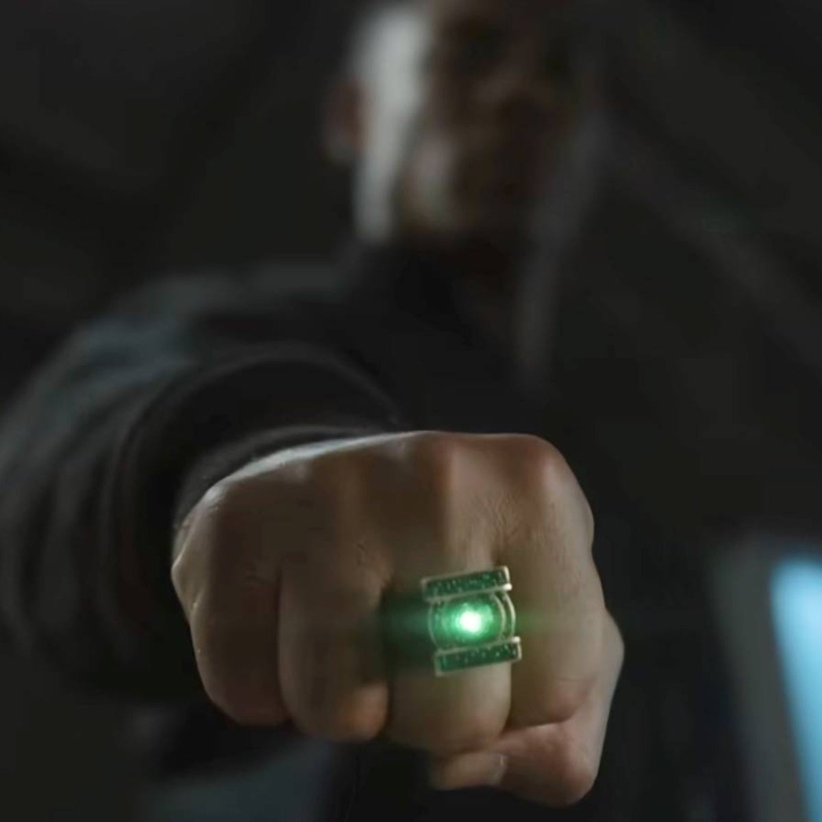 TheVsk_'s tweet photo. In brightest day, in blackest night,
No evil shall escape my sight. https://t.co/plMvWaCqai