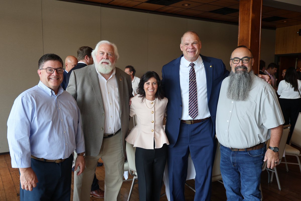 GlennJacobsTN's tweet photo. Serving Knox County has been one of the greatest privileges and blessings of my life. We didn’t raise taxes, we stood for liberty, and I truly believe we left this community stronger than we found it. 

I’m grateful beyond words. https://t.co/PZjjtsR8is