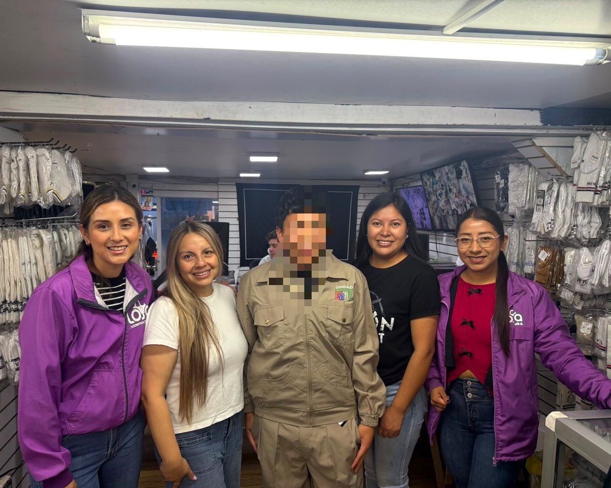 majosogo1's tweet photo. 🎒🤝 #Loja | Desde el proyecto #SIPS gestionamos la donación de un uniforme escolar para un estudiante del Colegio Bernardo Valdivieso, brindándole un apoyo para continuar con sus actividades académicas. 📚✨
Gracias a Macon Sport por sumarse y hacer posible esta entrega https://t.co/yUVIfCAe9h