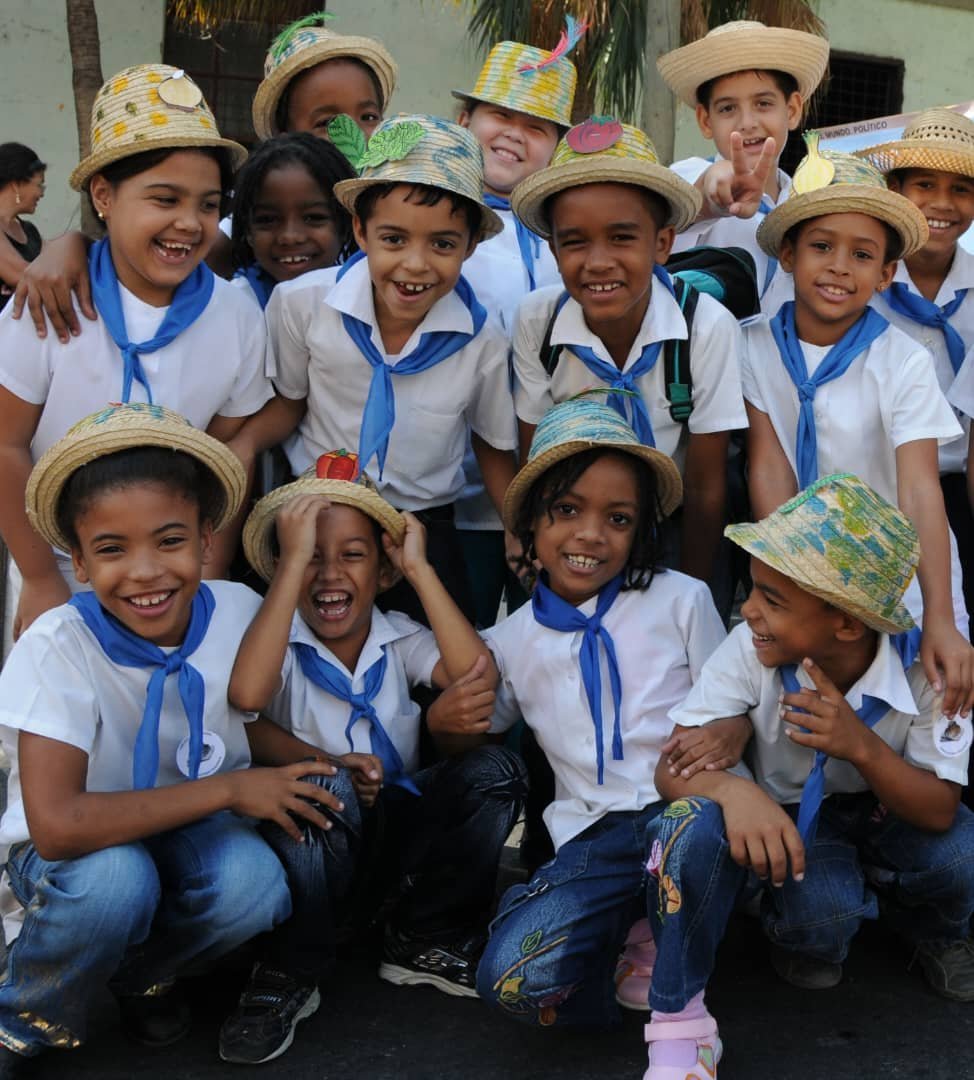 BasilioSCab's tweet photo. 📌 Septiembre llega con una magia única y nos recuerda que el futuro se escribe en las aulas.

#RegresoAClases 
#PinarDelRío
#Cuba https://t.co/4nSBZ2TaGS