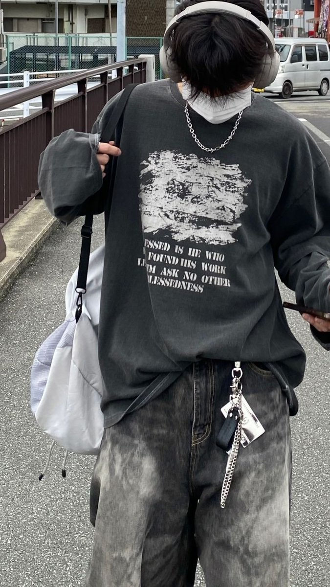OnaStacyjn's tweet photo. @SusyCardanfudl 38歳、19と17の息子がいるシンママです✨
159cm.51kg
ウエスト63cm
ヒップ83
今ダイエット中😤
独身出会い彼氏なし🤣 もーずっと朝から夜まで仕事してて
楽しみもない病む暇もない🤣
私ずっとこのままで人生終わるのかな🫨 シンママの皆さんどこで出会ってますかー❓
出会いがない😂… https://t.co/CbGanFpZlf