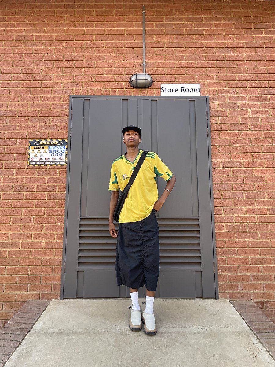 hivemuseb_'s tweet photo. trade inna skirt fr! https://t.co/e3xJCJEFlA
