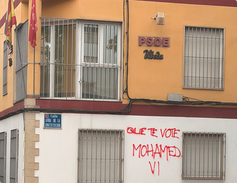 7vecesEspartano's tweet photo. Pintada en la sede del PSOE de Úbeda (Jaén). https://t.co/lZyXvoilOK
