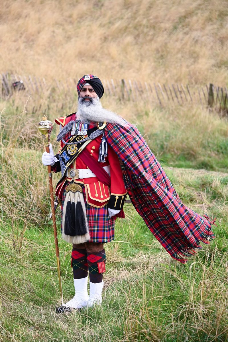 spkaur11's tweet photo. Two centuries, two continents, and the turban still carries a presence of its own.

Maharaja Ranjit Singh’s army had Col Alexander Gardner,a Scots-American artillery officer who wore a tartan turban.
Today, a Sikh Canadian in tartan turban leads a Scottish pipe band in Edinburgh. https://t.co/UGOt7TiSAV